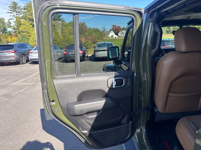 Used 2022 Jeep Wrangler Unlimited Sahara w/ Cold Weather Group AWD/4WD image 17
