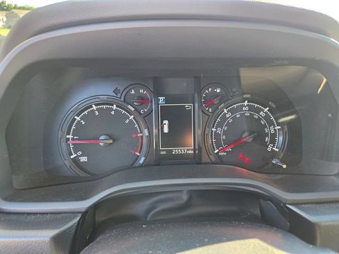 Used 2024 Toyota 4Runner SR5 Premium w/ Moonroof Package AWD/4WD image 4