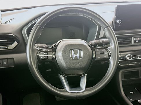 Used 2024 Honda Pilot Touring image 18