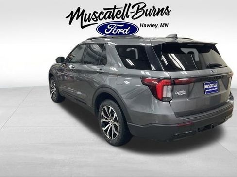 Used 2025 Ford Explorer ST-Line image 3