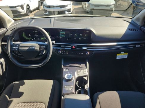 New 2026 Kia Sportage LX image 17