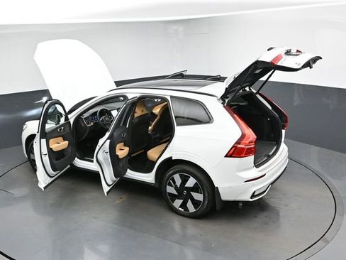 Used 2024 Volvo XC60 T8 Ultimate w/ Protection Package Premier AWD/4WD image 52
