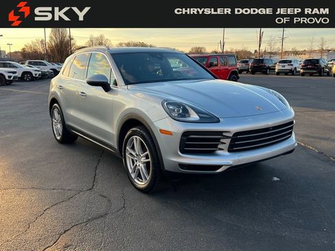 Used 2020 Porsche Cayenne S image 3