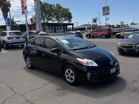 Used 2013 Toyota Prius Two FWD image 3