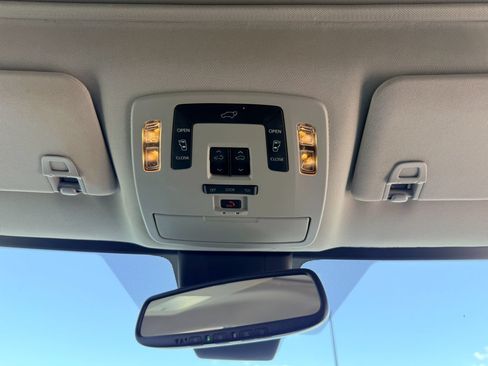 Used 2022 Toyota Sienna XLE AWD/4WD image 18