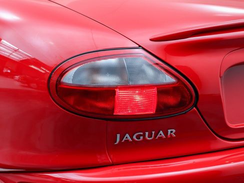 Used 2000 Jaguar XK8 Convertible RWD image 19