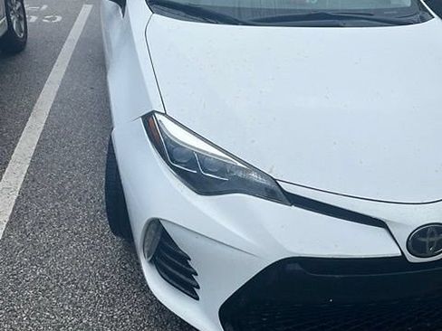 Used 2018 Toyota Corolla SE FWD image 11