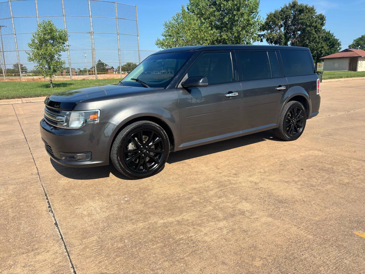 Used 2019 Ford Flex SEL FWD image 2