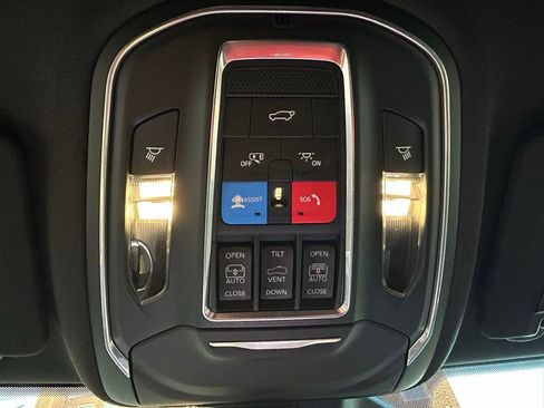 New 2025 Jeep Grand Cherokee Limited image 25