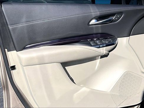 Used 2023 Cadillac XT4 Luxury w/ Cold Weather Package image 21