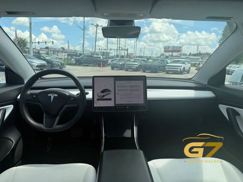 Used 2020 Tesla Model 3 Standard Range Plus RWD image 18