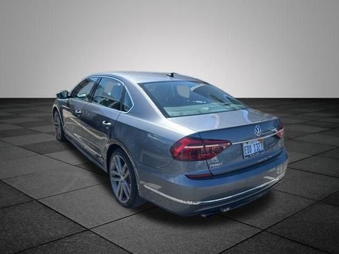 Used 2017 Volkswagen Passat 1.8T R-Line FWD image 7