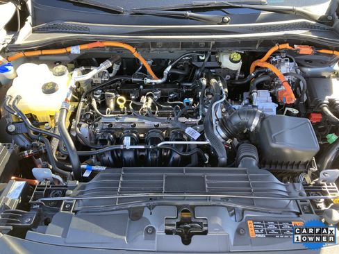 Used 2025 Ford Escape SE image 41