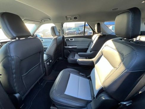 Used 2023 Ford Explorer XLT w/ Equipment Group 202A image 10