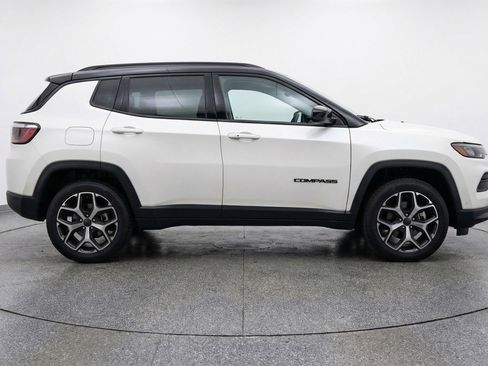 Used 2025 Jeep Compass Limited AWD/4WD image 11