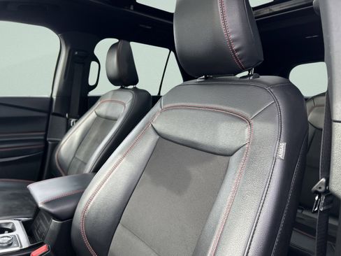 Used 2023 Ford Explorer ST-Line image 12