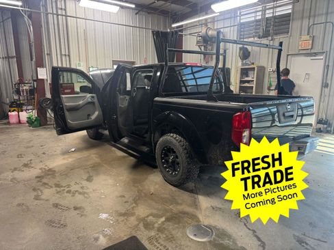 Used 2013 Nissan Frontier SV RWD image 1