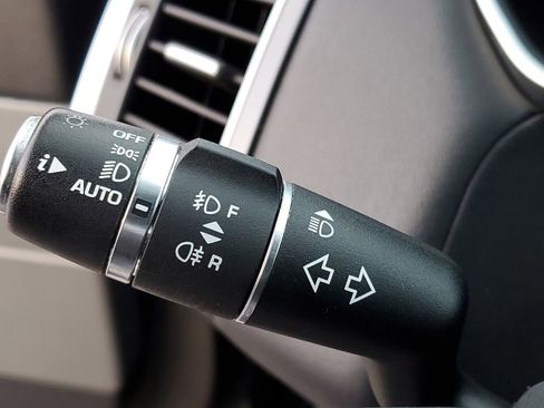 Used 2018 Land Rover Range Rover Sport SE image 12