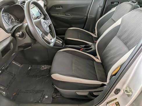 Used 2021 Nissan Versa SV FWD image 15