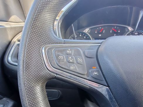 Used 2021 Chevrolet Equinox LT image 12