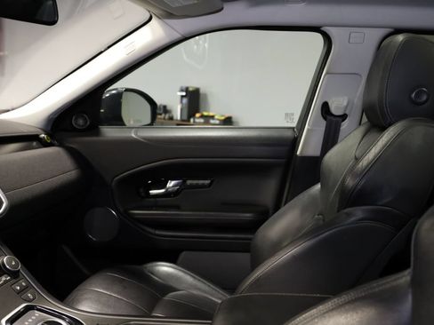Used 2018 Land Rover Range Rover Evoque SE AWD/4WD image 16