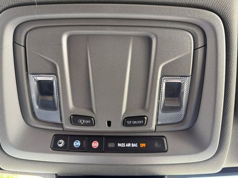 Used 2023 Chevrolet Silverado 1500 LT image 19