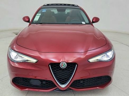 Used 2017 Alfa Romeo Giulia Ti w/ TI 19" Sport Package image 12