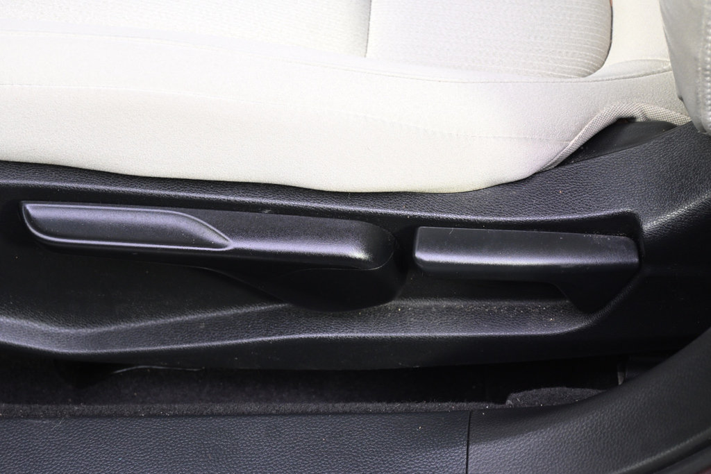 Used 2018 Honda Accord LX image 11