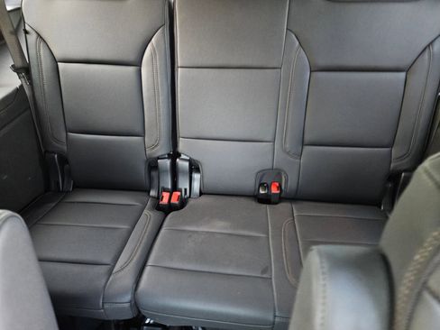 Used 2025 Chevrolet Tahoe High Country AWD/4WD image 29