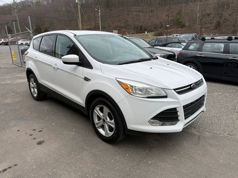Used 2015 Ford Escape SE image 3