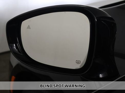 Used 2025 Chrysler Pacifica Select FWD image 4
