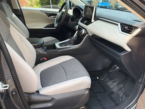 Used 2025 Toyota RAV4 XLE w/ Convenience Package AWD/4WD image 12