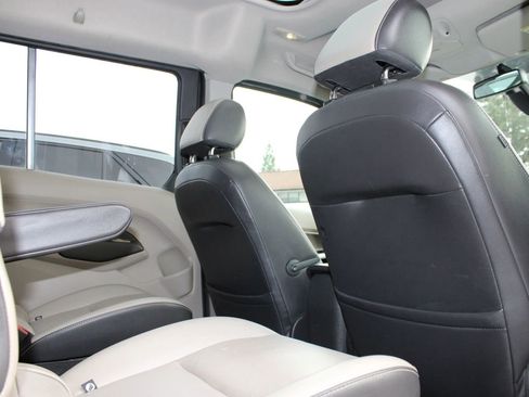 Used 2016 Ford Transit Connect Titanium image 6