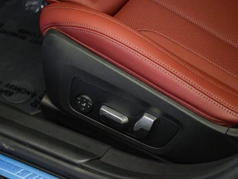 Used 2023 BMW 330i Sedan w/ M Sport Package RWD image 23