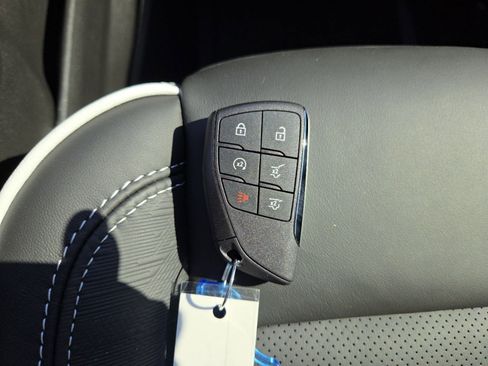 New 2026 GMC Yukon XL AT4 Ultimate w/ LPO, Illumination Package image 41