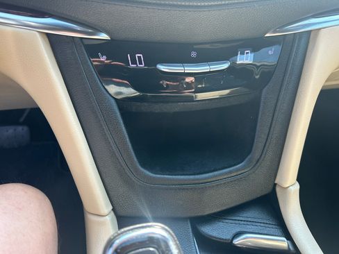 Used 2017 Cadillac XT5 Luxury image 23