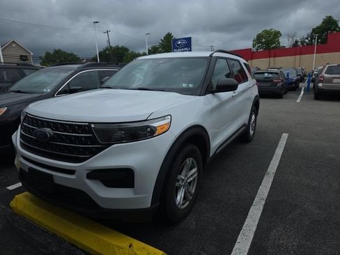 Used 2020 Ford Explorer XLT AWD/4WD image 2