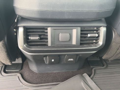 Used 2022 Ford F150 Lariat AWD/4WD image 13