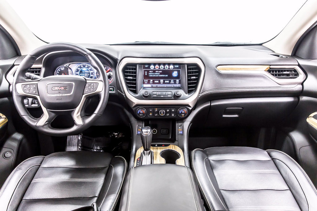 Used 2019 GMC Acadia Denali w/ Technology Package FWD image 17