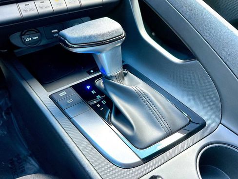 Used 2025 Hyundai Elantra Sport image 20