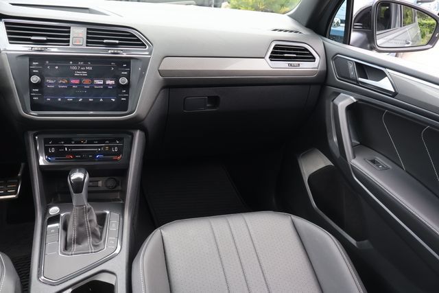 Certified 2023 Volkswagen Tiguan SE R-Line FWD image 18