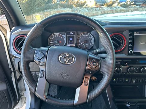 Used 2021 Toyota Tacoma TRD Off-Road w/ Technology Package image 22