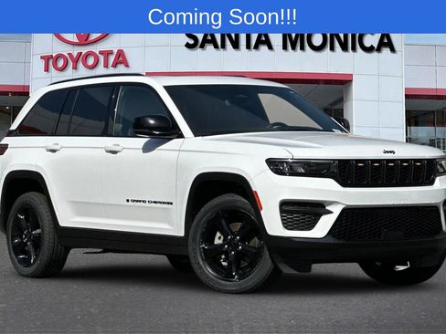 Used 2022 Jeep Grand Cherokee Altitude AWD/4WD image 1