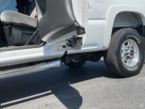 Used 2006 GMC Sierra 2500 SLE w/ Heavy-Duty Power Package image 24