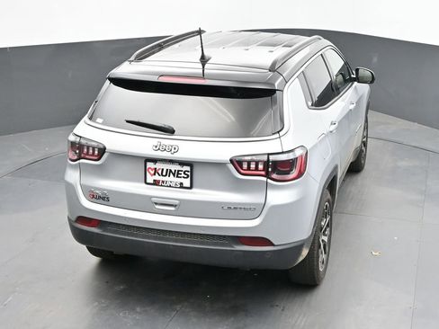 Used 2025 Jeep Compass Limited AWD/4WD image 43