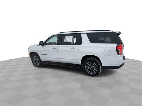 Certified 2024 Chevrolet Suburban Z71 w/ Luxury Package image 6
