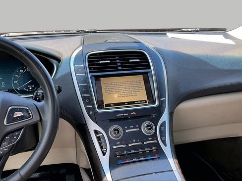 Used 2017 Lincoln MKX Reserve FWD image 7