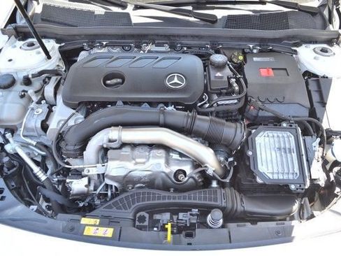 Used 2025 Mercedes-Benz CLA 250 4MATIC image 41