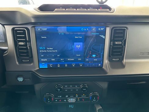 Certified 2022 Ford Bronco Outer Banks w/ Sasquatch Package AWD/4WD image 30
