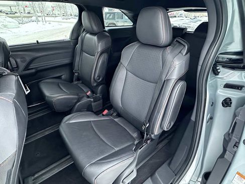 Used 2023 Toyota Sienna XSE image 18